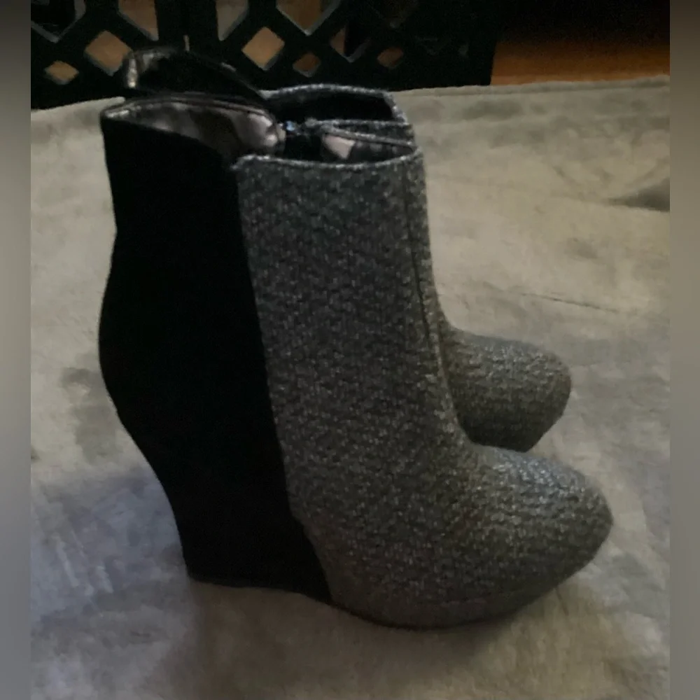Black & Gray Two Tone Wedges New in Box by Bamboo - Picture 7 of 14